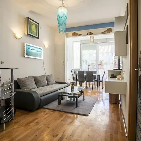 Delfin Apartment *