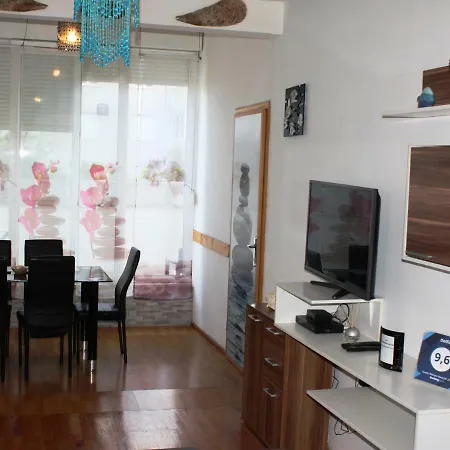 Delfin Apartment *